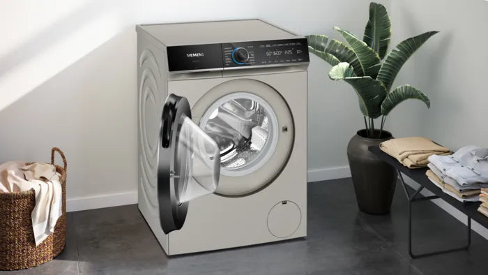 Siemens WG56B2A3GB iQ700 10kg 1600rpm Washing Machine, Silver Inox