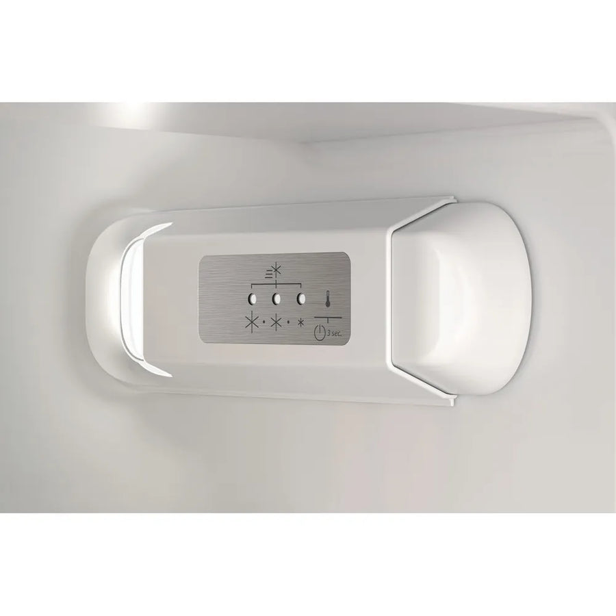 Hotpoint HTC18D011A1 Integrated low Frost 70/30 Fridge Freezer [Sliding Door Installation]
