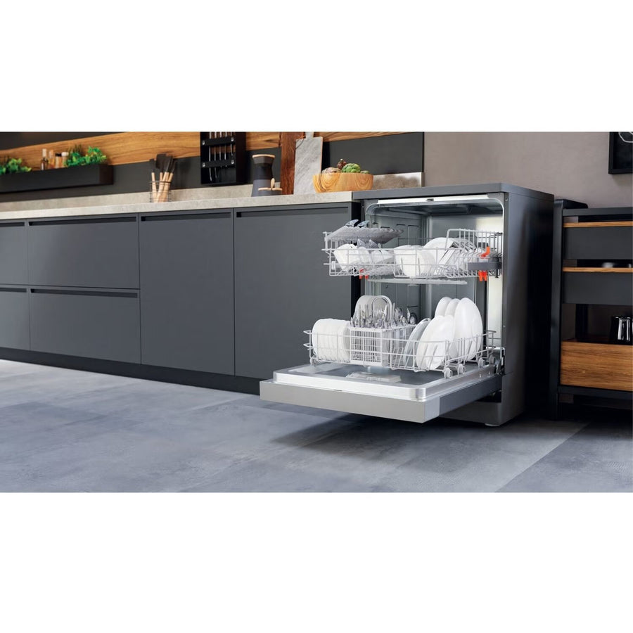 Hotpoint H2FHL626XUK 14-place setting dishwasher - Stainless steel