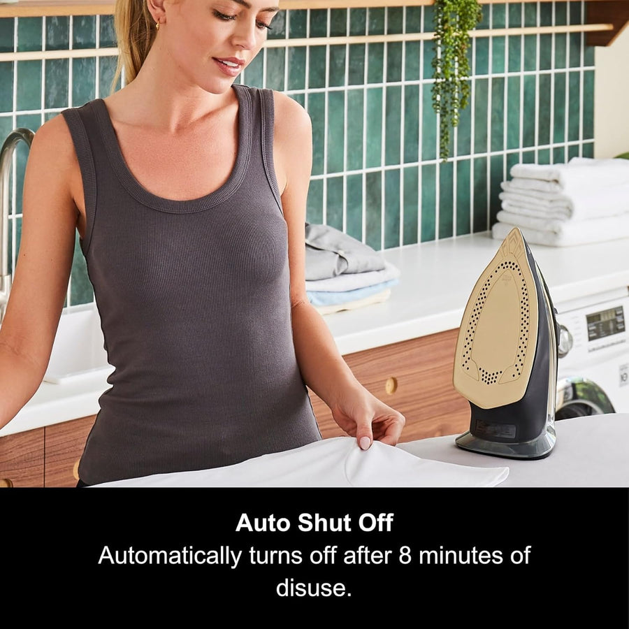 Morphy Richards 300302 Gold Crystal Clear Steam Iron