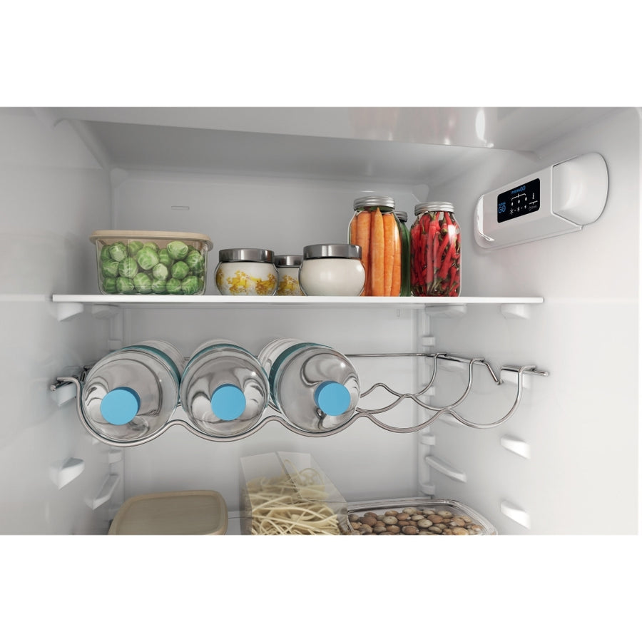 Indesit INC18D01B1 Integrated 70/30 low frost fridge freezer [sliding door]