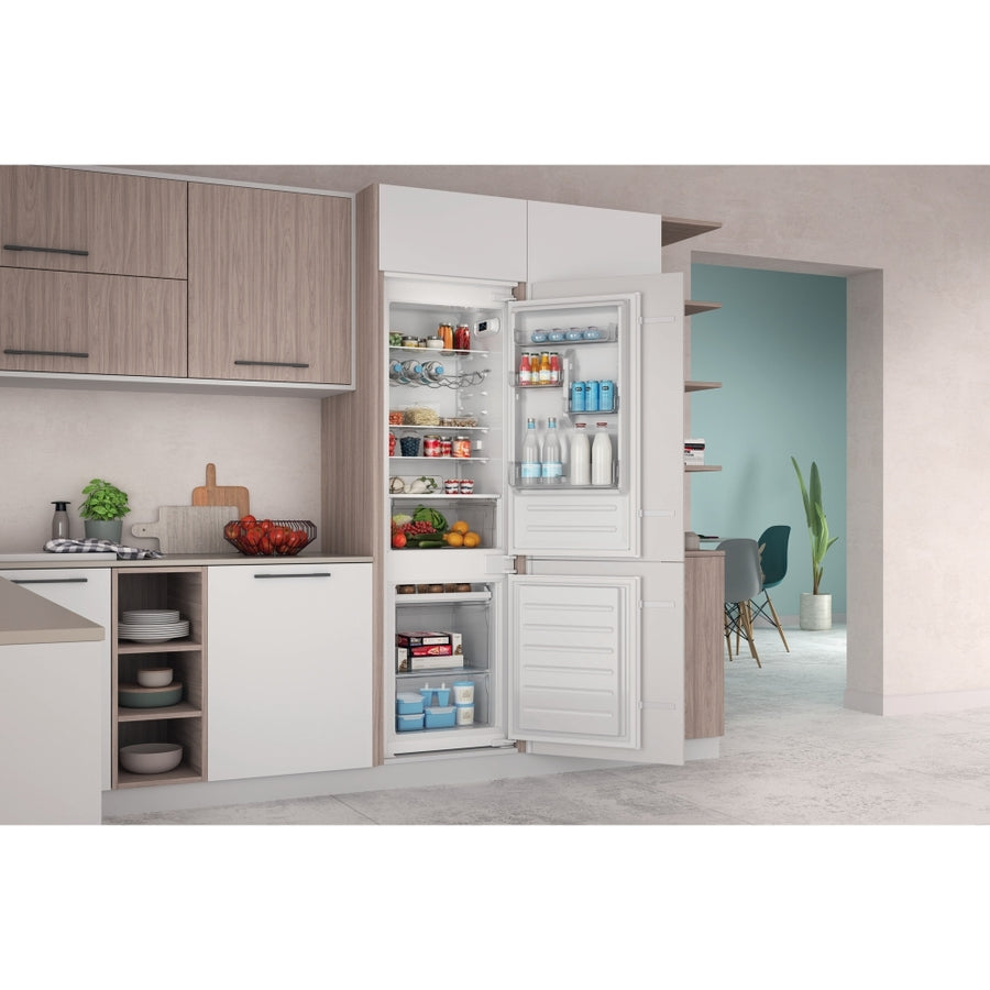 Indesit INC18D01B1 Integrated 70/30 low frost fridge freezer [sliding door]