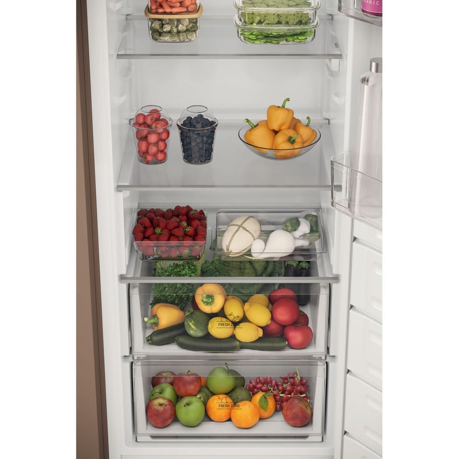 Hotpoint HTSD18A011A1 Built-in Tall Larder Fridge [sliding hinge]