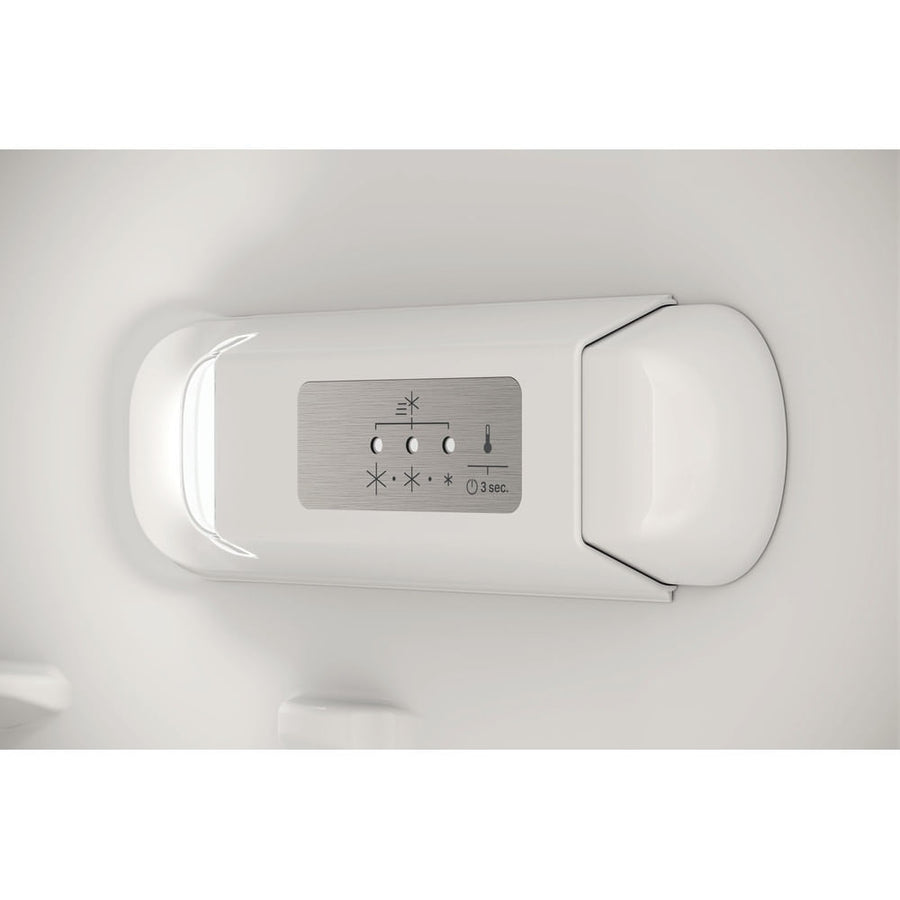 Hotpoint HTSD18A011A1 Built-in Tall Larder Fridge [sliding hinge]