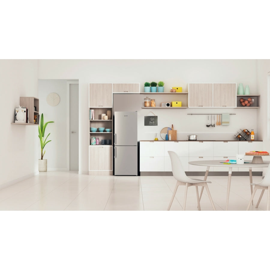 Indesit IB55532SUK 60/40 low frost fridge freezer - silver