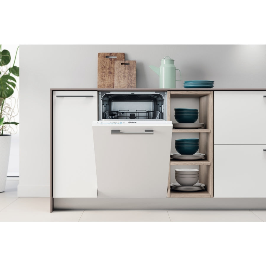 Indesit IN2IE10CS80UK 10-place setting integrated dishwasher