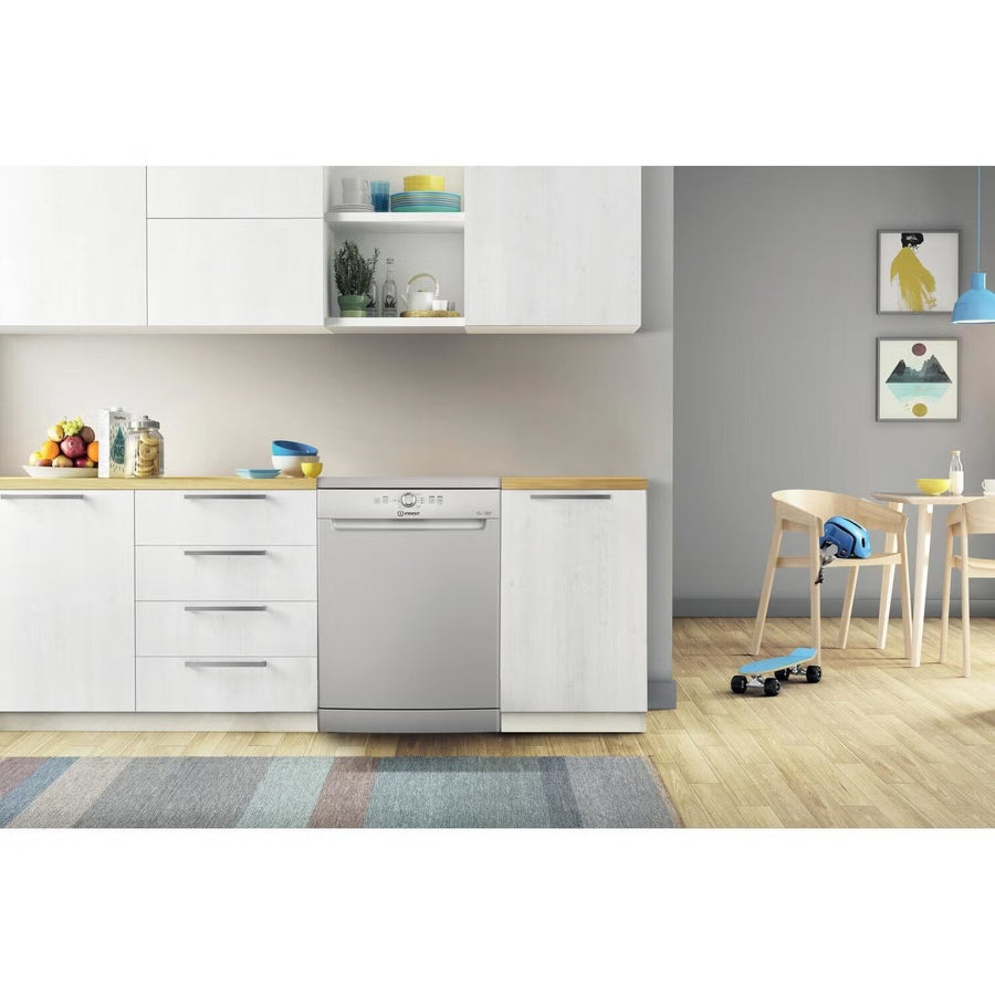Indesit D2FHK26SUK Fast&Clean 14 place setting dishwasher - Silver