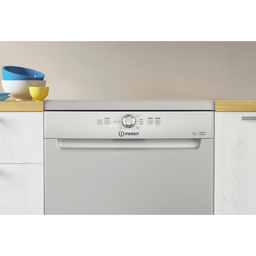 Indesit D2FHK26SUK Fast&Clean 14 place setting dishwasher - Silver