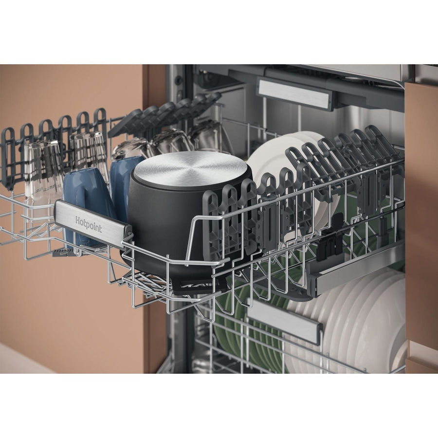 Hotpoint H7FHP43XUK 15 place setting dishwasher - stainless steel