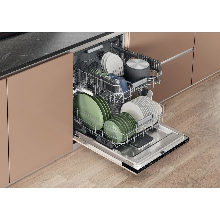 Hotpoint H7IHP42LUK Integrated MaxiSpace 15-place setting dishwasher [top cutlery rack]