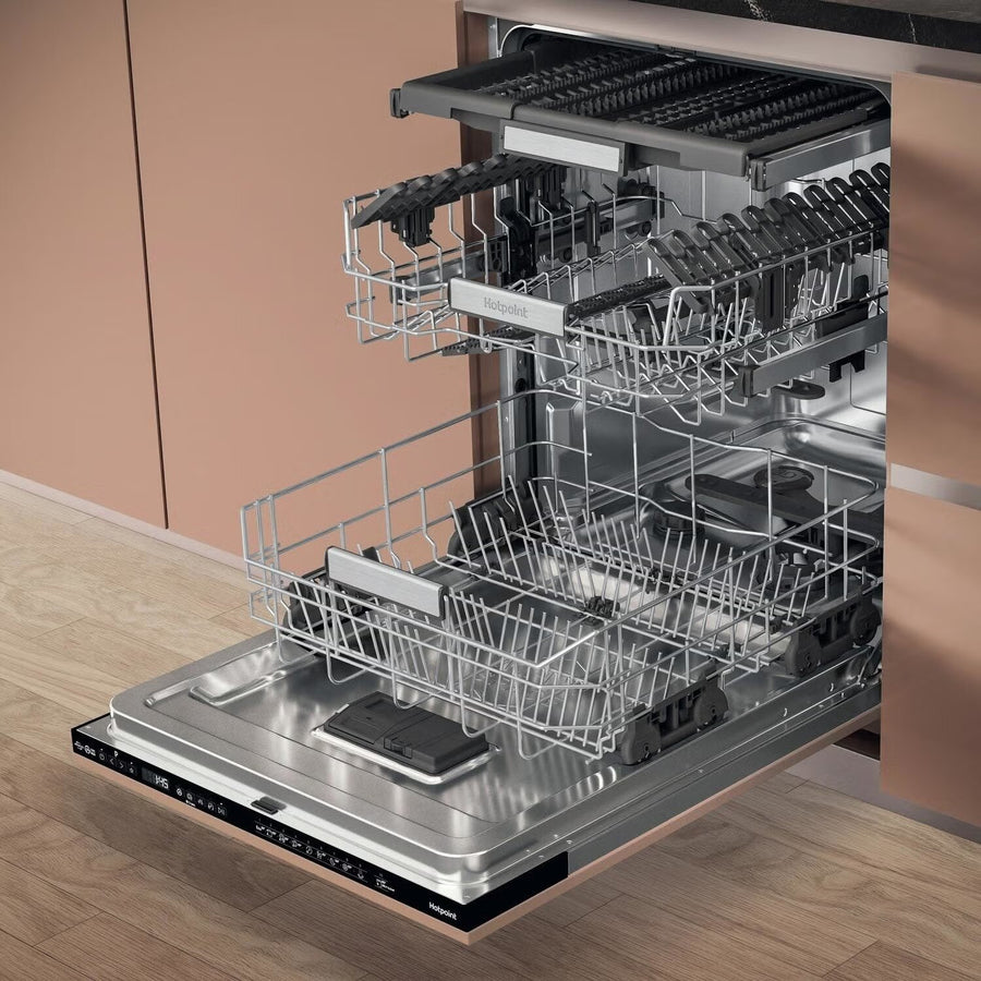 Hotpoint H7IHP42LUK Integrated MaxiSpace 15-place setting dishwasher [top cutlery rack]