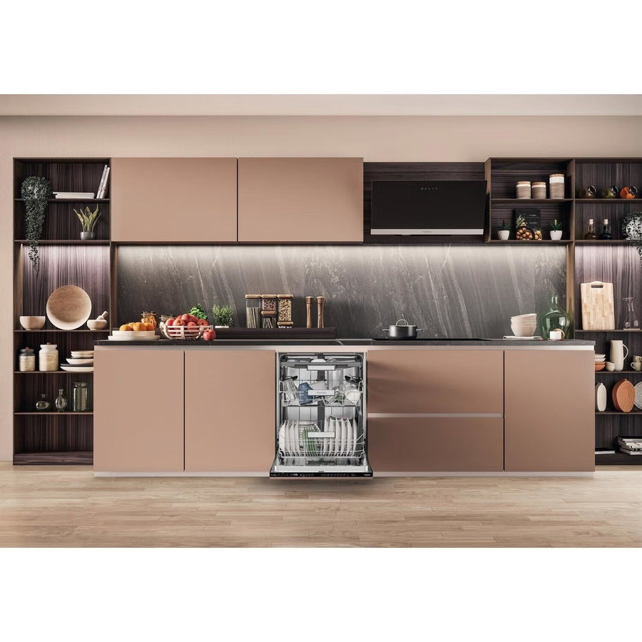 Hotpoint H7IHP42LUK Integrated MaxiSpace 15-place setting dishwasher [top cutlery rack] *LAST ONE*
