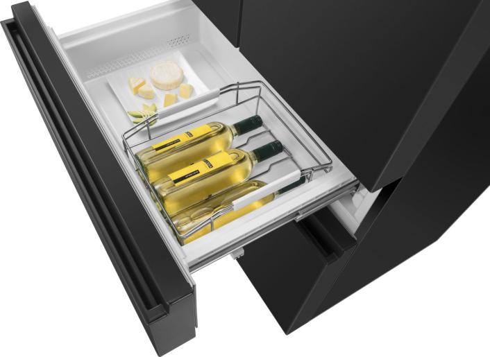 Hisense RF540N4WFE PureFlat Fridge Freezer - Black Stainless Steel