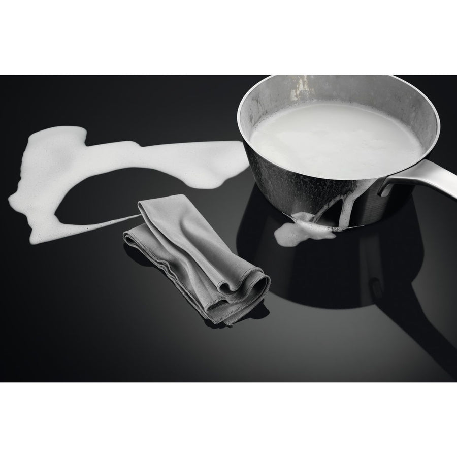 AEG TK85IM00FB 6000 Series 80cm 5 Zone MultiBridge Induction Hob