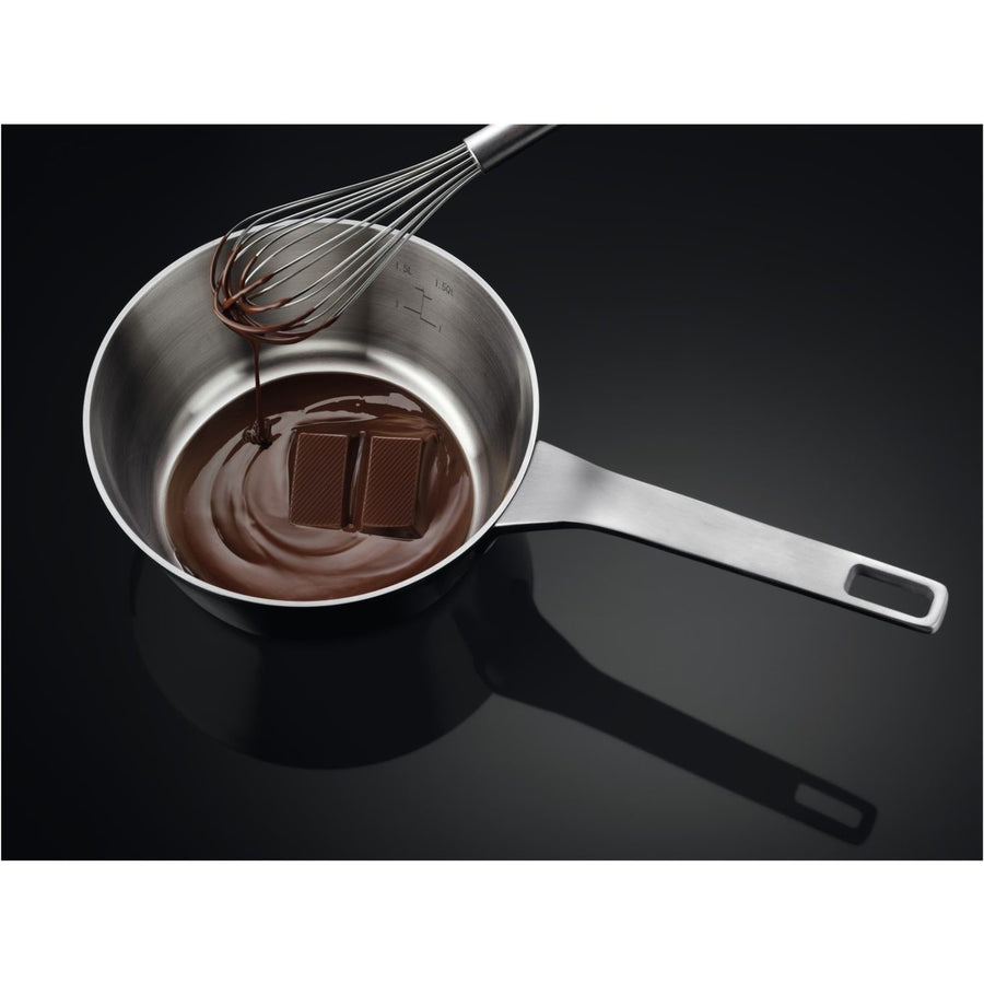 AEG TK85IM00FB 6000 Series 80cm 5 Zone MultiBridge Induction Hob