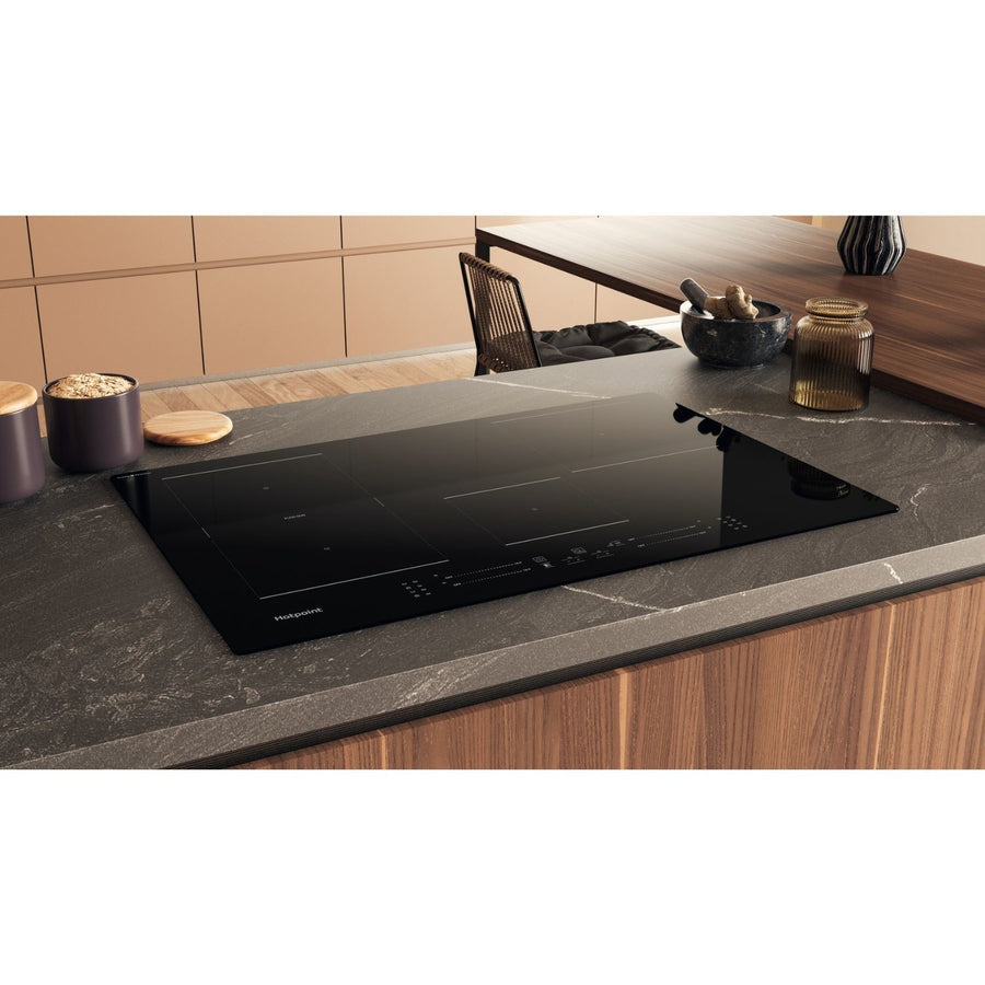 Hotpoint TS6477CCPNE CleanProtect 77cm 4 zone Induction Hob