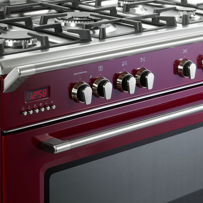 De'Longhi DVRS916DFBU 90cm Vintage range cooker in burgundy