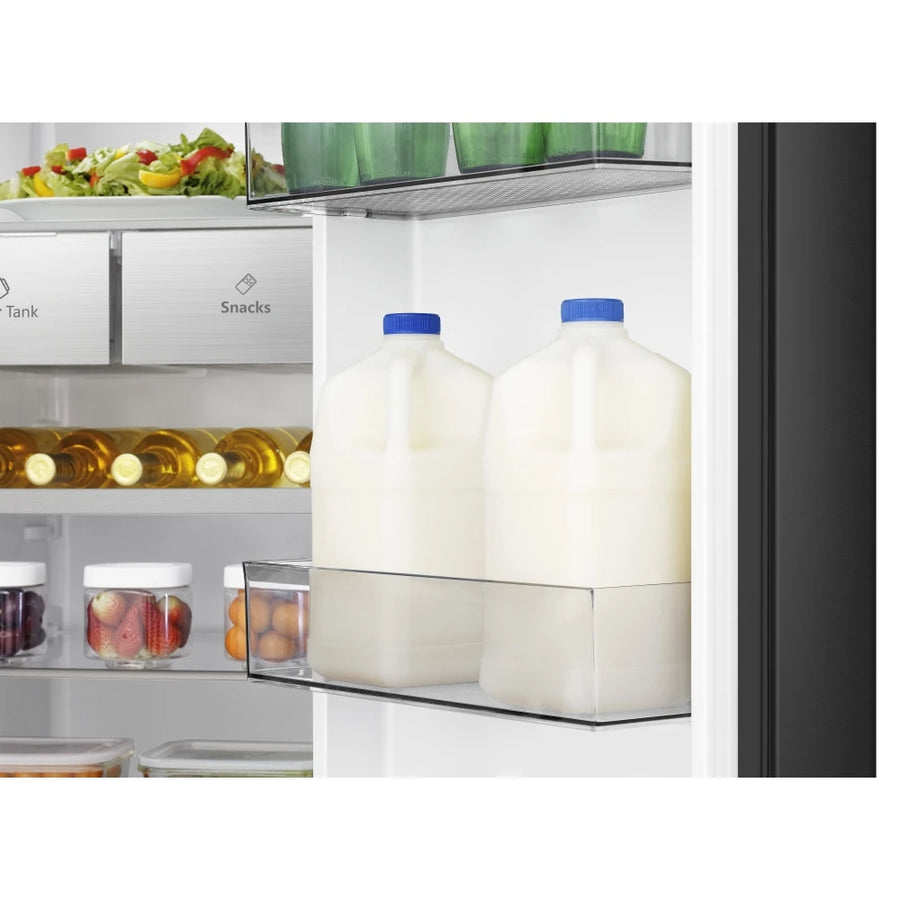 Hisense RS818N4TFE non-plumbed American fridge freeze in premium black r 
