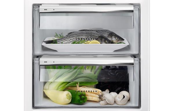 AEG SKK818E9ZC built-in LongFresh fridge 